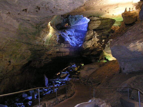 carlsbad caverns main attractions