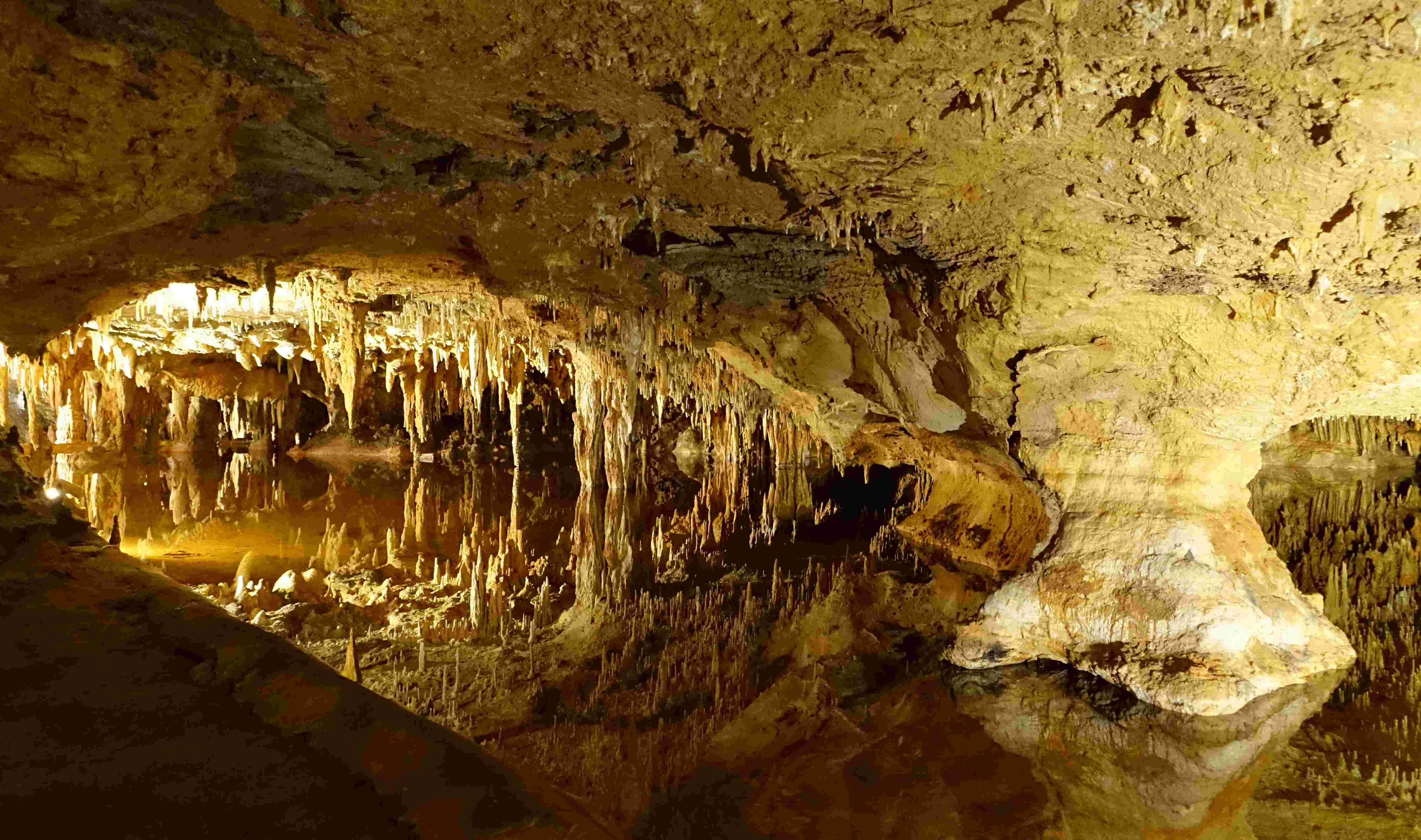 Luray Caverns at Your Own Pace: A Self-Guided Adventure - cave.travel