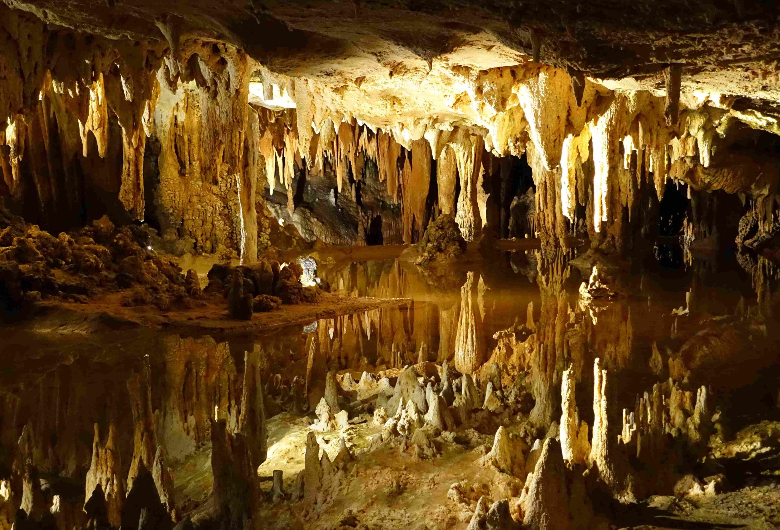 luray caverns and hours of operation