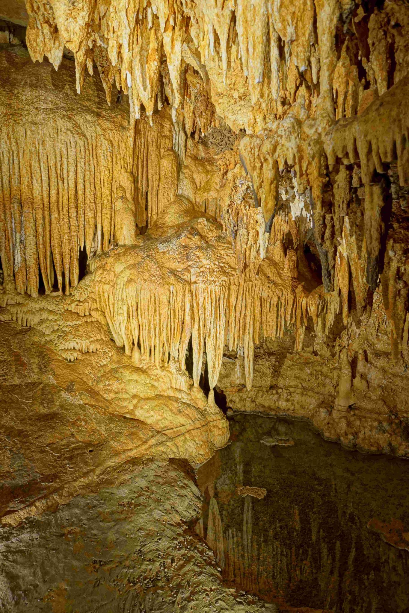 Is Luray Caverns Man Made: Unveiling the Natural Wonder - cave.travel